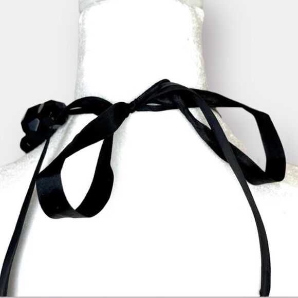 Black Cluster Beads on a Ribbon Tie Rondelle - Picture 4 of 5